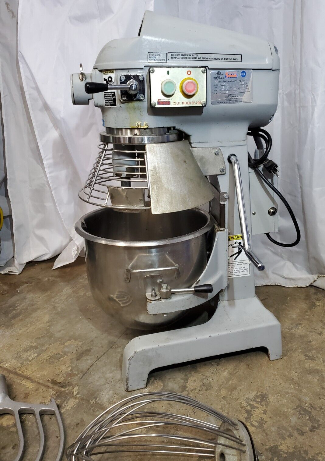 SPAR 200-J planetary MIXER 20 quarts with 2 Attachments hobart VIDEO