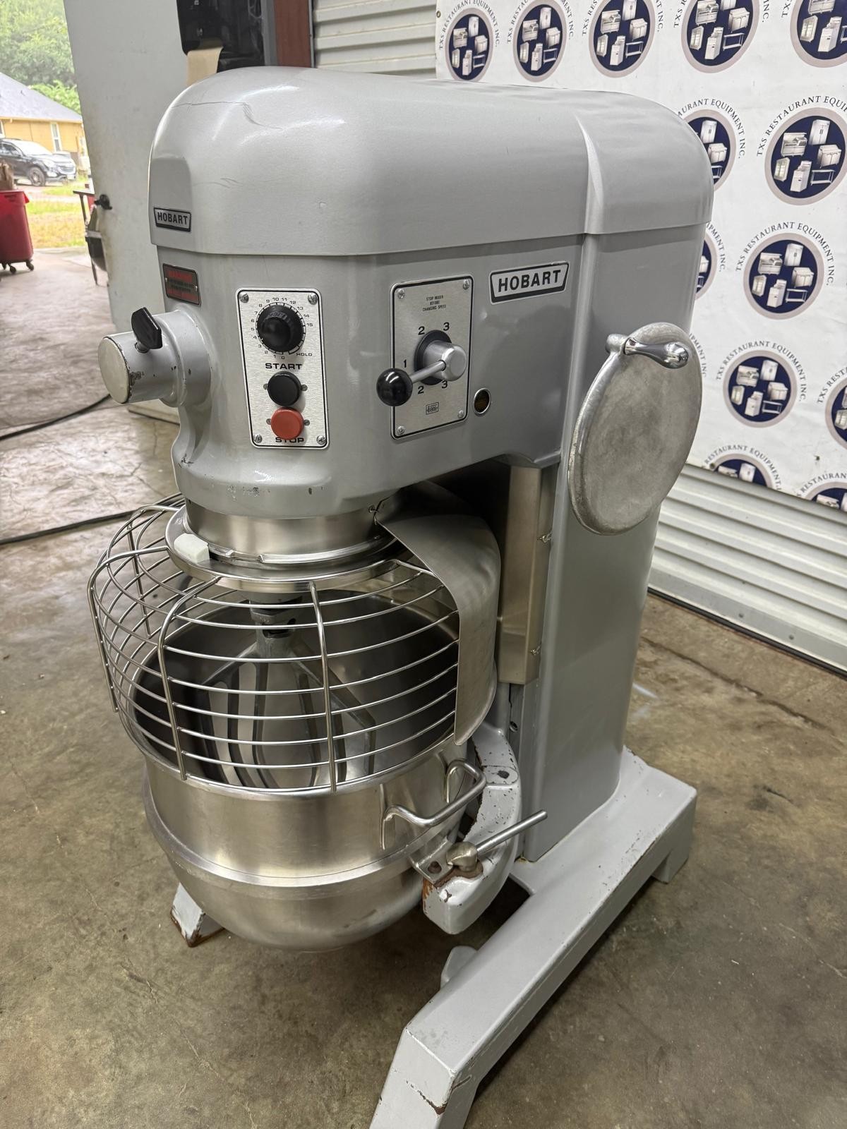 Hobart H600T 60 Qt Commercial Planetary Mixer – 200V 3 Phase – With Bowl, Wire W