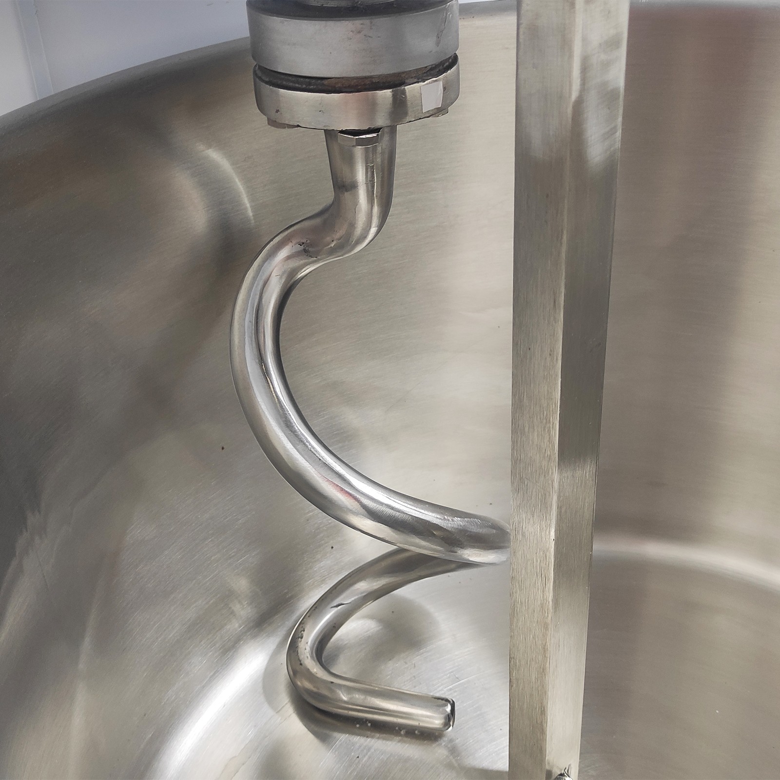 220V 60L Commercial Dough Mixer Machine Double-acting Double-speed Three-phase
