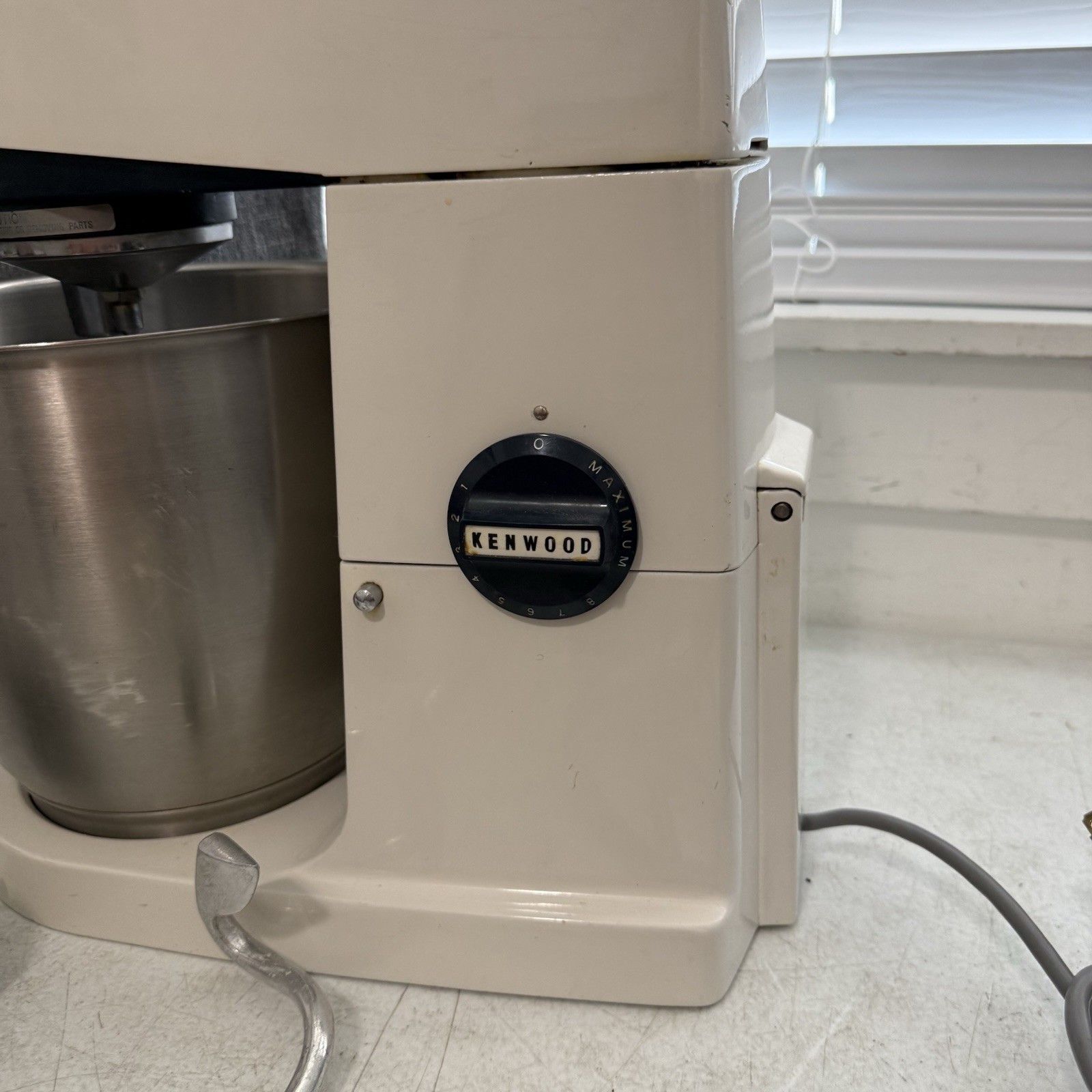 Kenwood Blakeslee Commercial A717 Mixer with Mixing Bowl Whisk Hook & Paddle