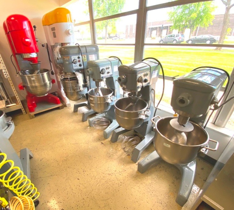 Mixers/ 30 Qt Hobart D-300 T /Planetary Mixer Floor Model /208-220V-3F-2.A