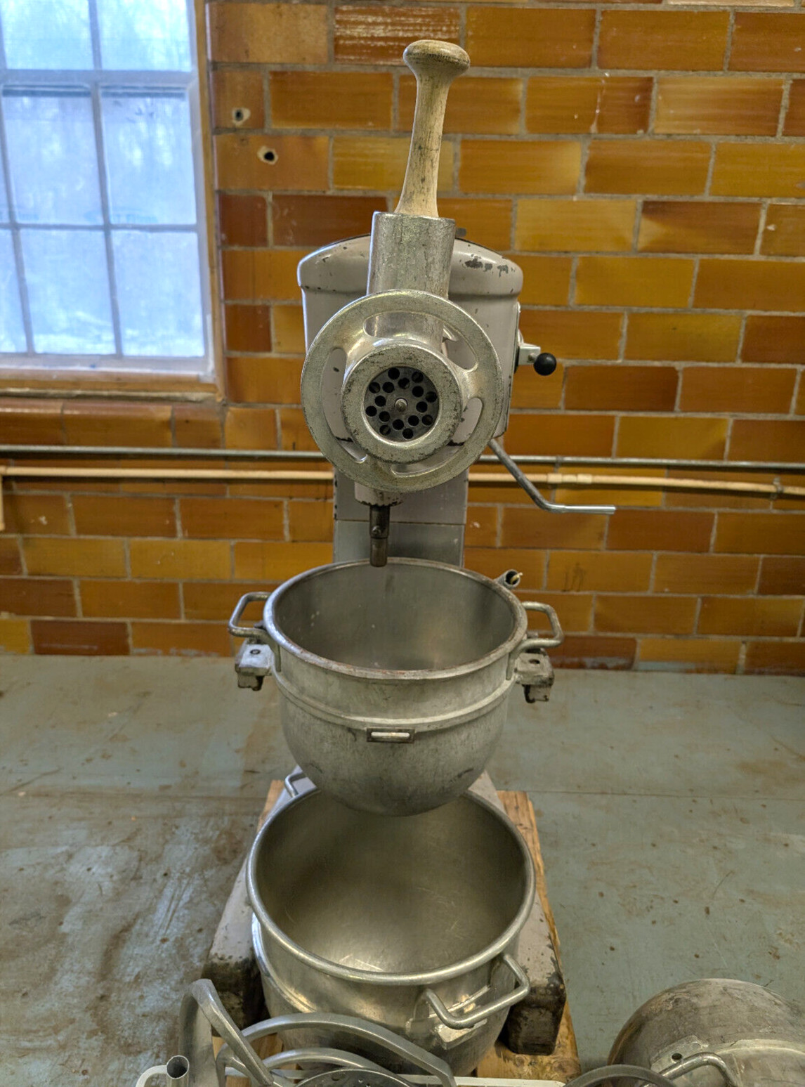 Hobart D-300 Mixer w/ 3 Bowls Hook 2 Whips 2 Paddles Pelican Head & Meat Grinder