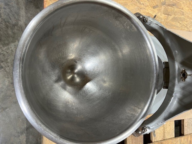 Hobart A200T 20 Quart Commercial Mixer With Bowl Guard & Three Attachments, 115V