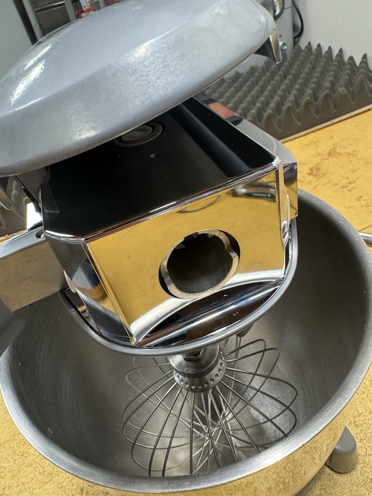 Waring Commercial 7 Quart Heavy Duty Countertop Stand Mixer – Tilt Head – WSM7Q