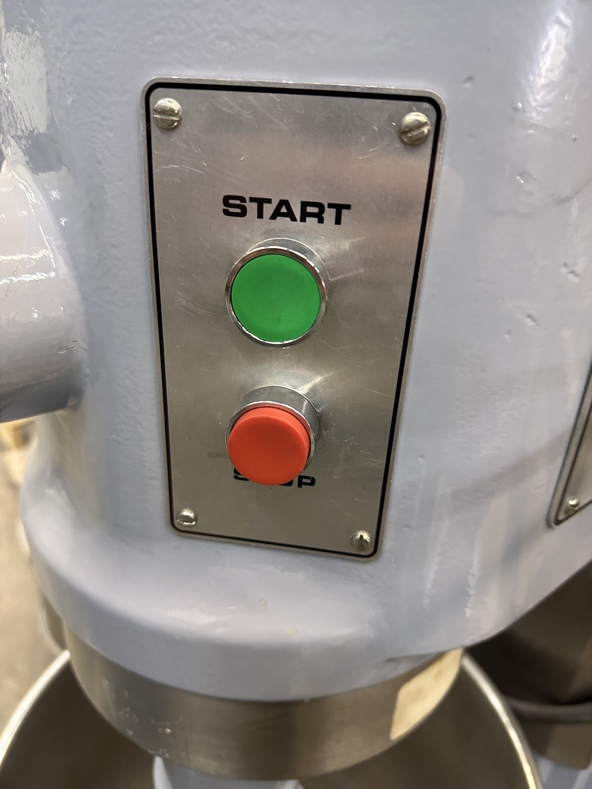 Hobart H-600 60 QT, 230 V, 1 HP Commerical Food Dough Mixer + Bowl/Hook TESTED