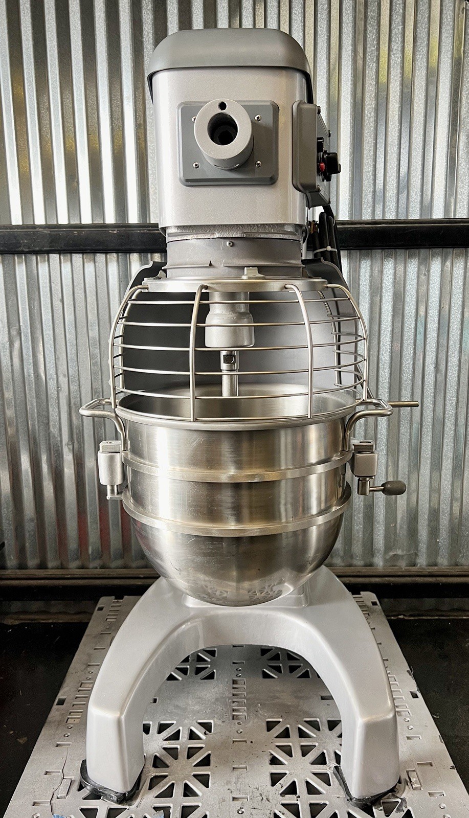 HL300 Hobart 30 qt Legacy Mixer 200-240V 2017 Model