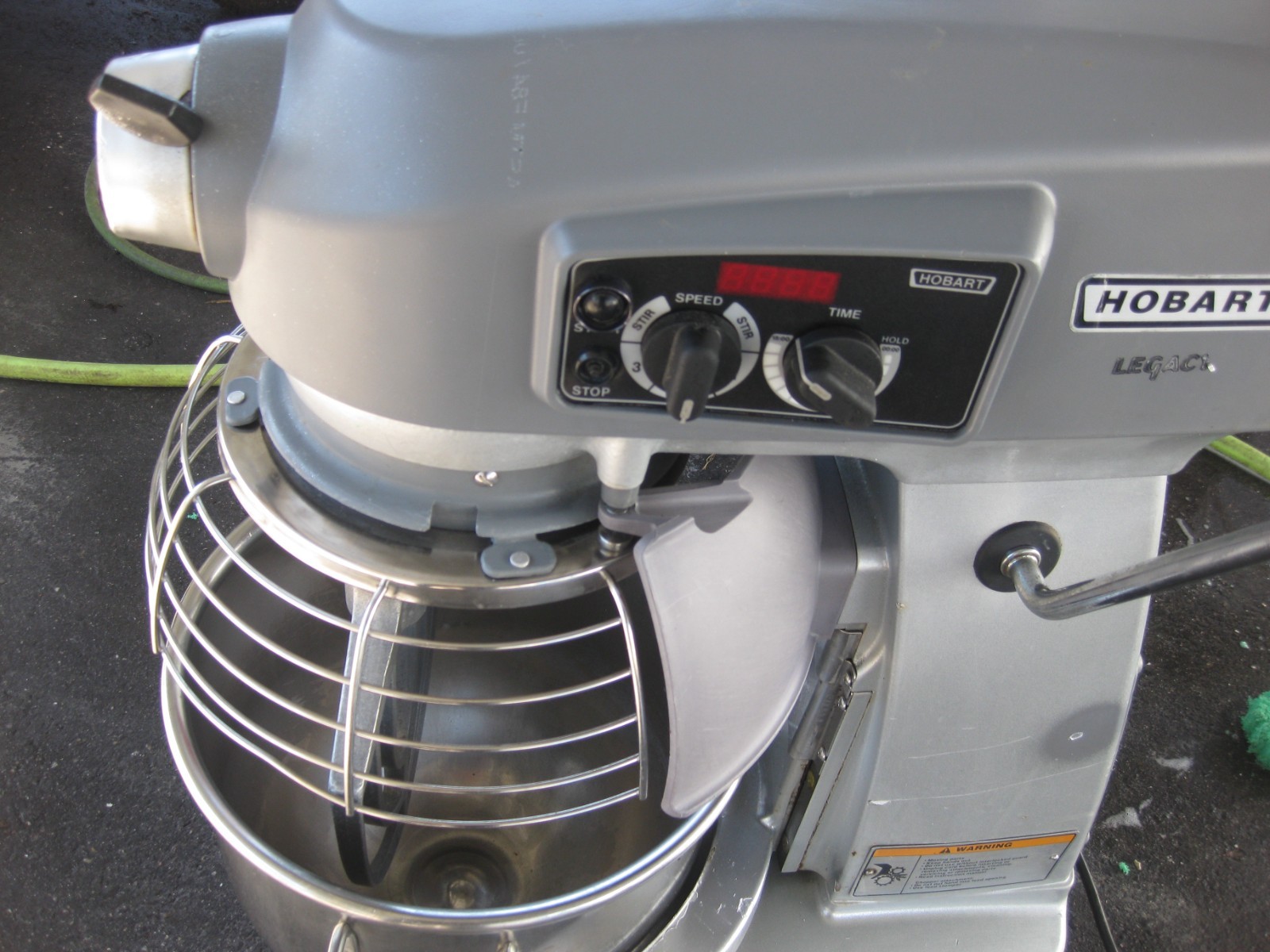 Hobart HL200 20 Qt Legacy Mixer, Bowl And 1 Attachments Included