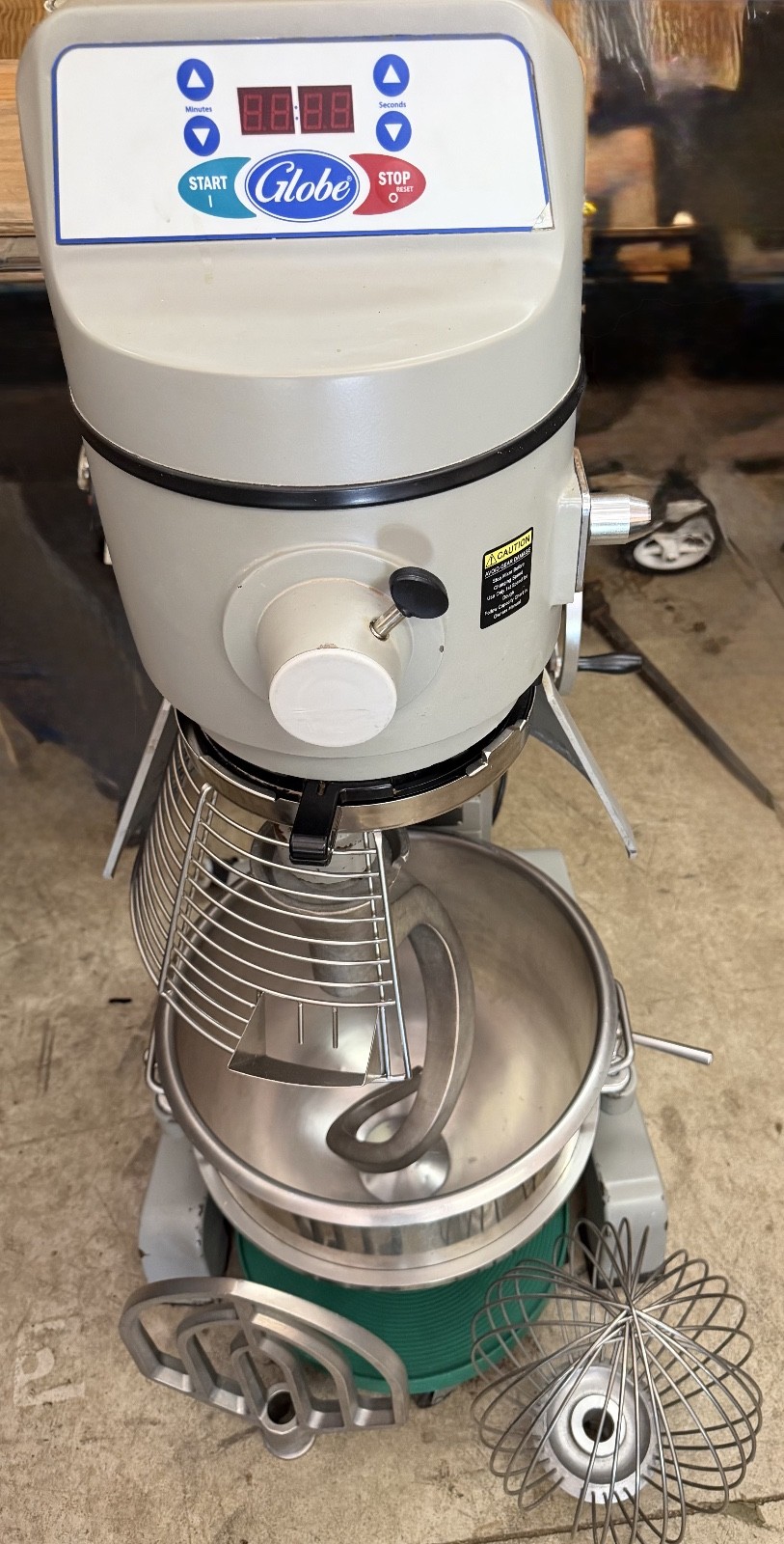 Commercial Globe SP40 40 Qt. bakery, dough Mixer with Guard, paddle, and whip.
