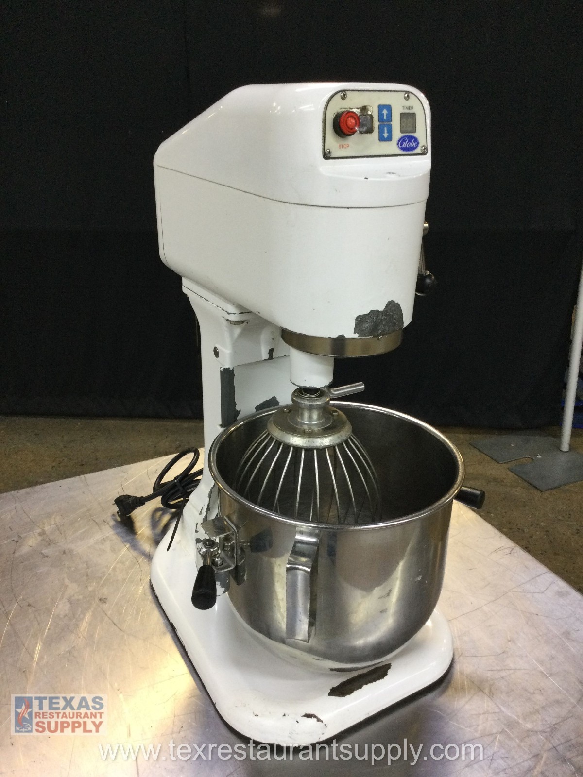 Globe SP8, 8 Qt Countertop Mixer With Bowl 3 Attachment