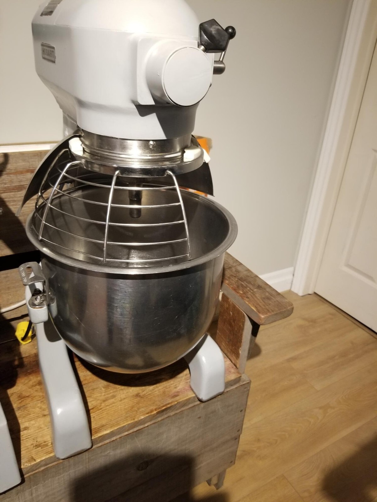 Hobart 20 qt counter top mixer (Refurbished)