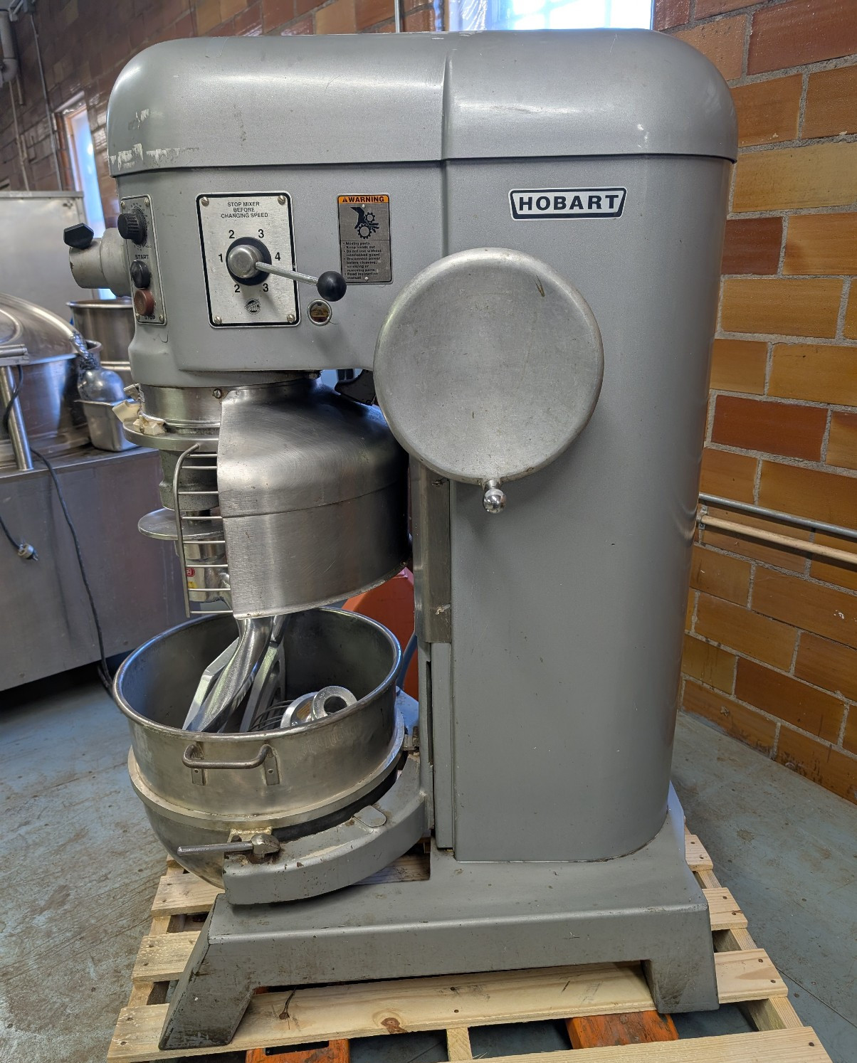 Hobart H600 60 Quart Commercial Planetary Mixer w/ Bowl, Whisk, Paddle & Hook