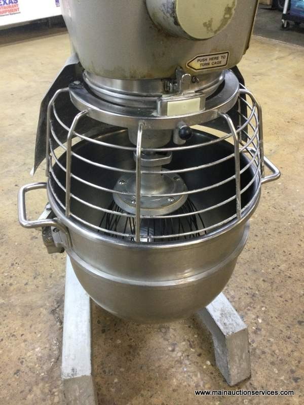 HOBART D300T 30 QT DOUGH MIXER WITH BOWL GUARD 1 ATTACHMENT