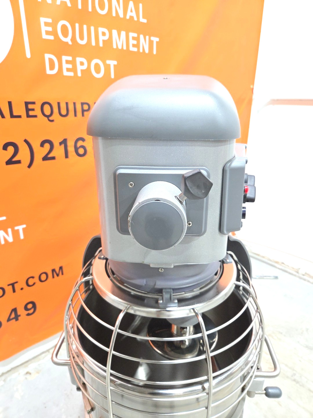 NEW HOBART HL400 40QT Mixer W/ Hook, Whip, Bowl/Dolly – 3PH/1.5HP – Watch VIDEO!