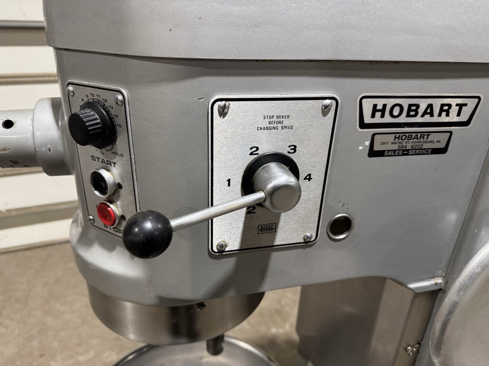 HOBART H600T COMMERCIAL 60 QT BAKERY DOUGH MIXER W/ BOWL, WHISK, HOOK and PADDLE