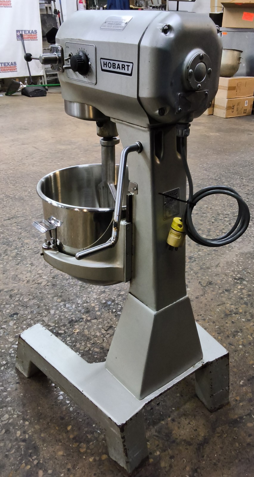 Hobart A200 20 Qt Dough Mixer Floor Model With Bowl One Attachment