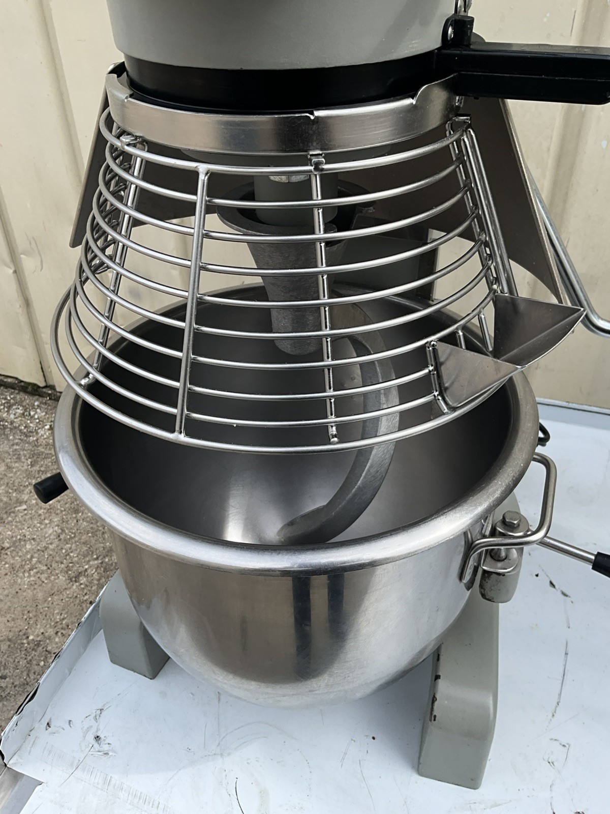 Globe SP20 20qt dough mixer bowl guard Pastry Shop Kitchen Bakery dough hook B
