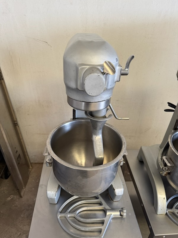Hobart A200 Mixer 20 Quart, 3 Speed Commercial Mixer