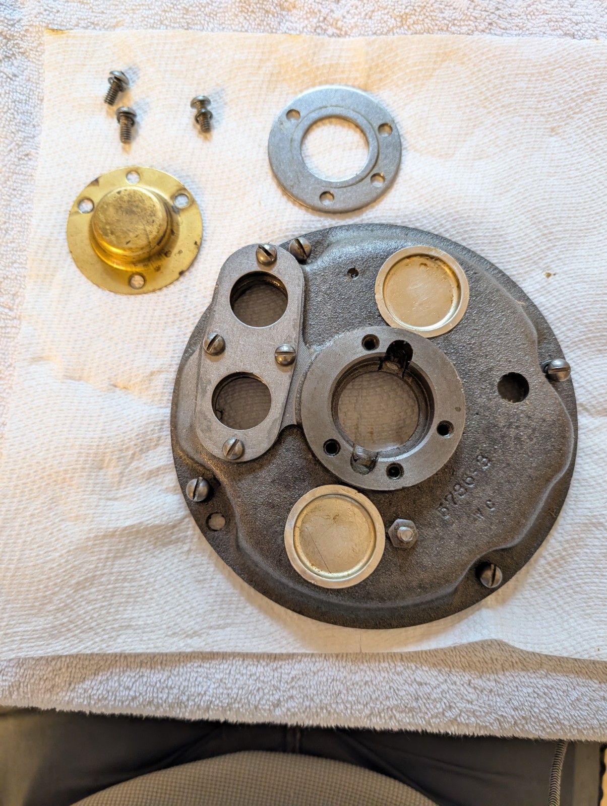 HOBART A200 20 QT MIXER Transmission Bearing Main Shaft Support Top Gear Cover