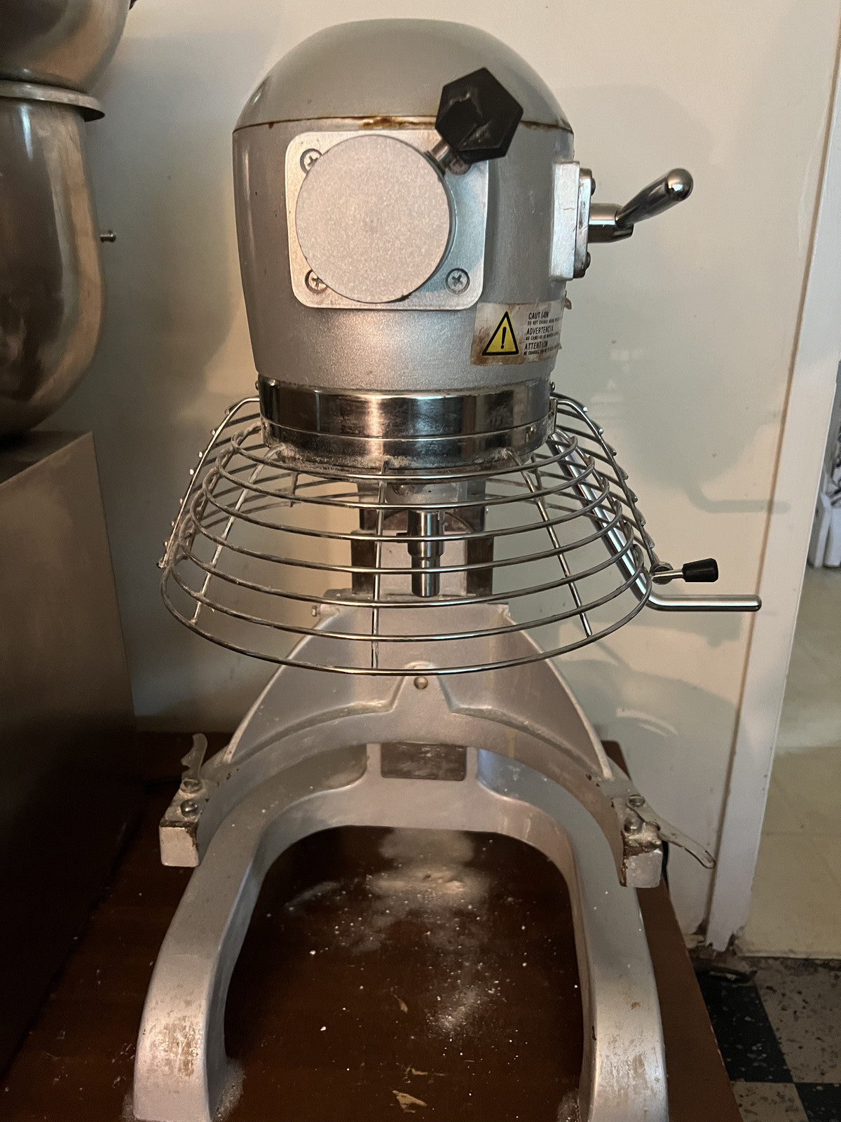 Omcon 20 qt, 3-speed commercial-grade mixer. Silver finish, paddle, whisk