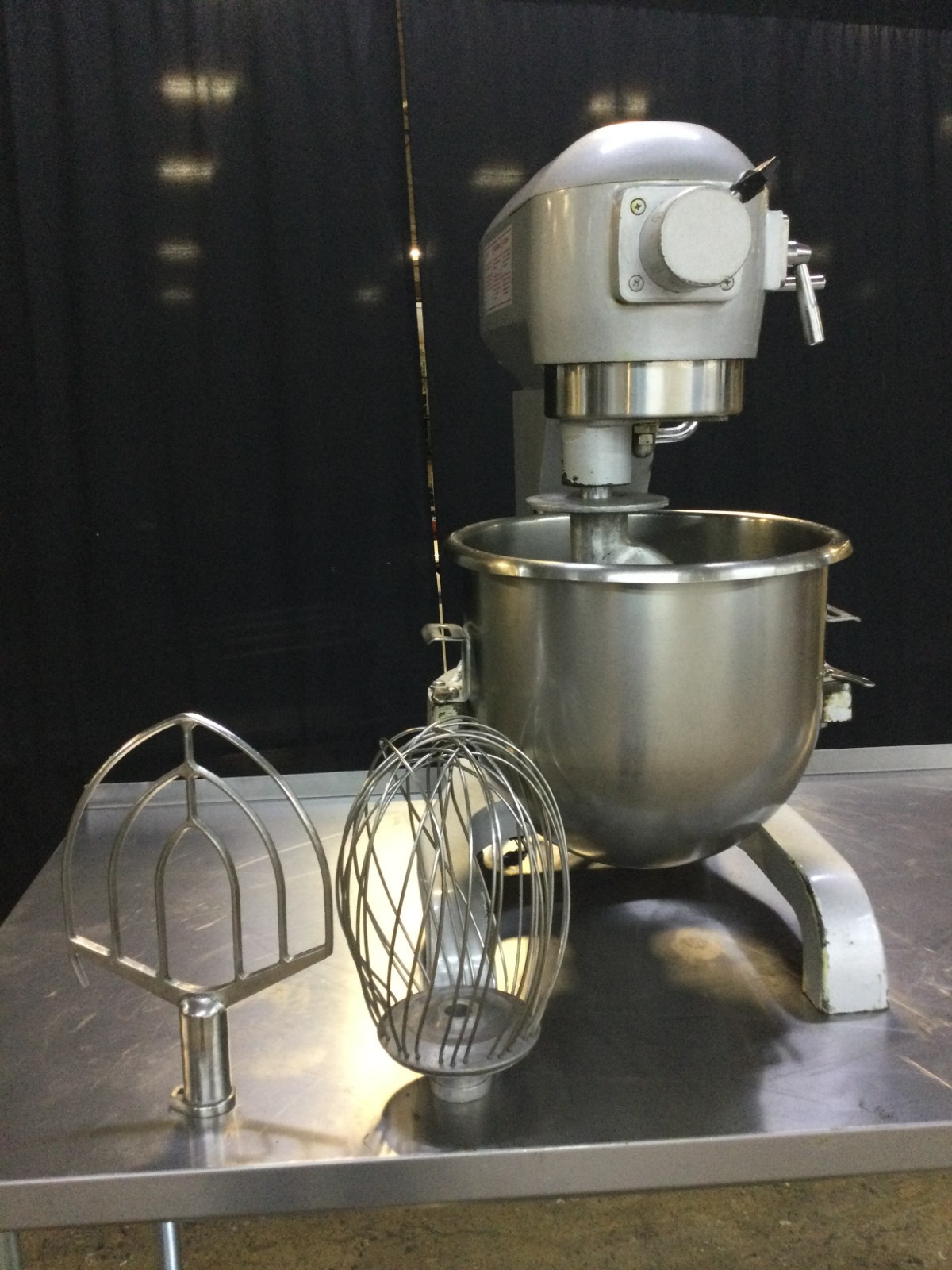 Omcan SP200 20Qt Dough Mixer With 3 Attachments