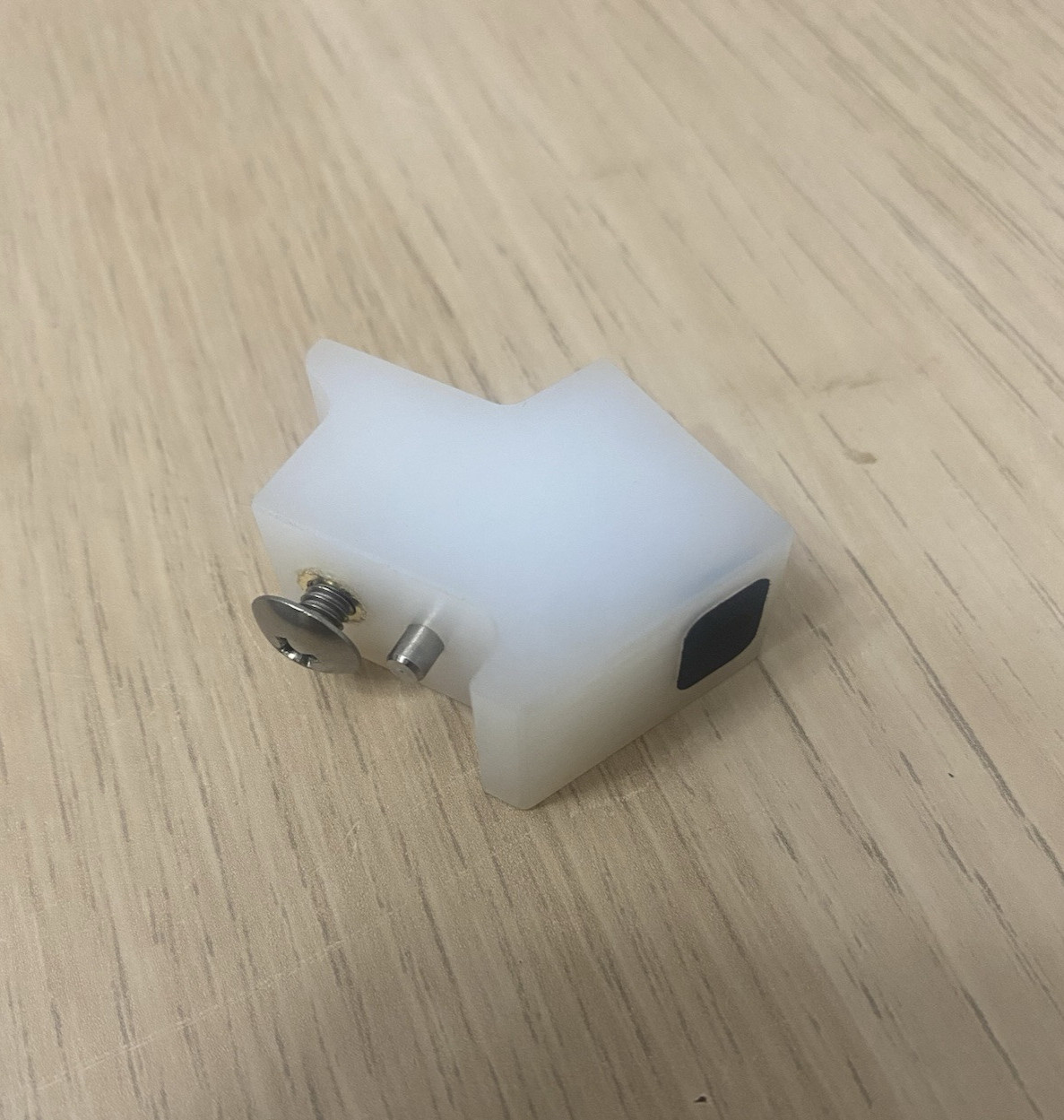 Hobart 00-438086 Retainer Magnet, H600 and L800