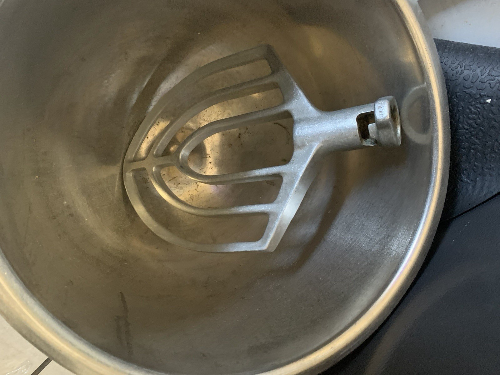 Hobart A200 20 Qt. Countertop Planetary Mixer w/Bowl & Whisk Good Condition.