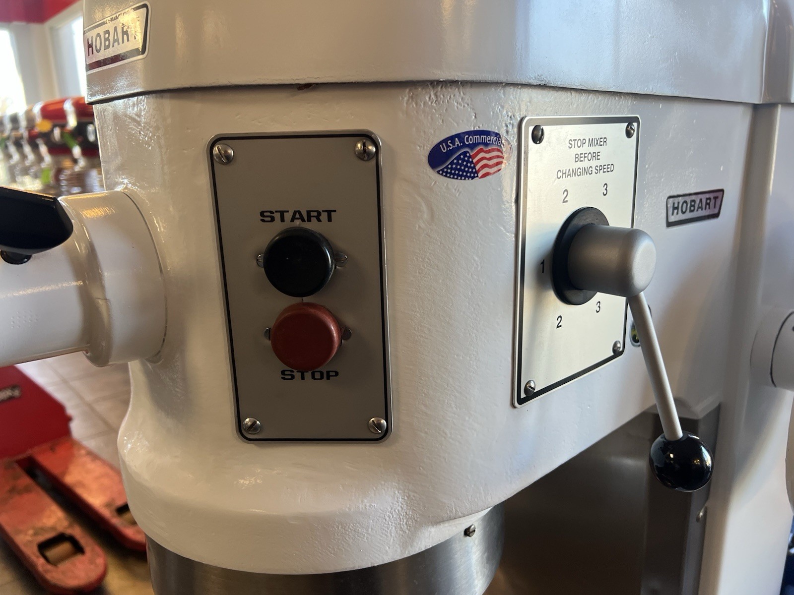 Hobart H-600T 60 Qt Mixer 1.HP – 3Ph – 208v New Stainless Bowl And Dough Hook
