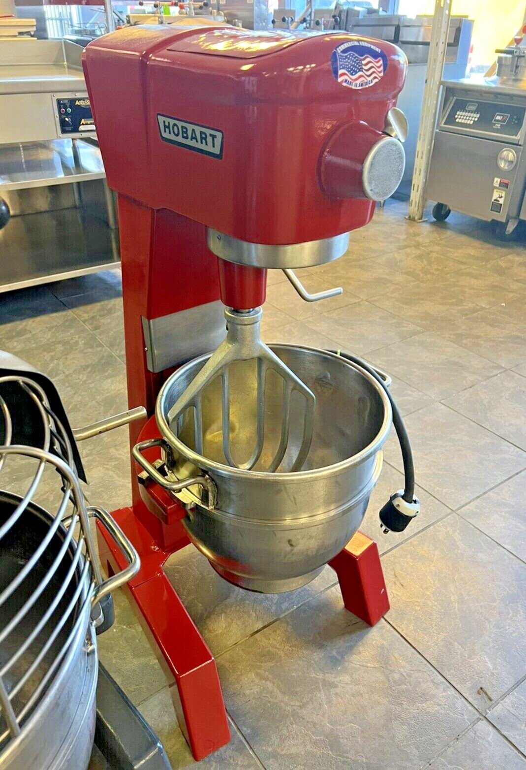 Hobart D300 30 Qt Mixer w/ Bowl, Paddle, & Hook 208v 3phase BEAUTIFUL SHAPE!
