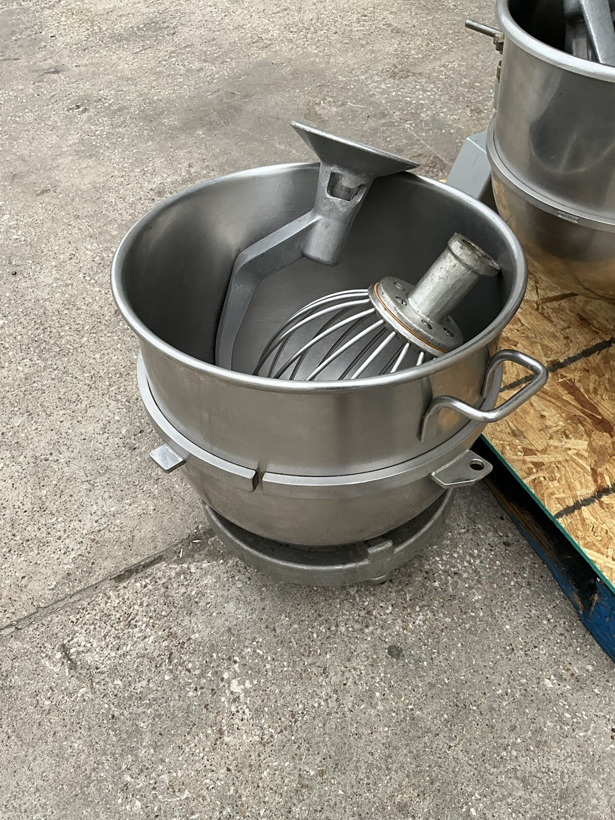 Hobart 60qt Dough mixer H600T Pizza Bakery bowl Guard with 30qt bowl set up