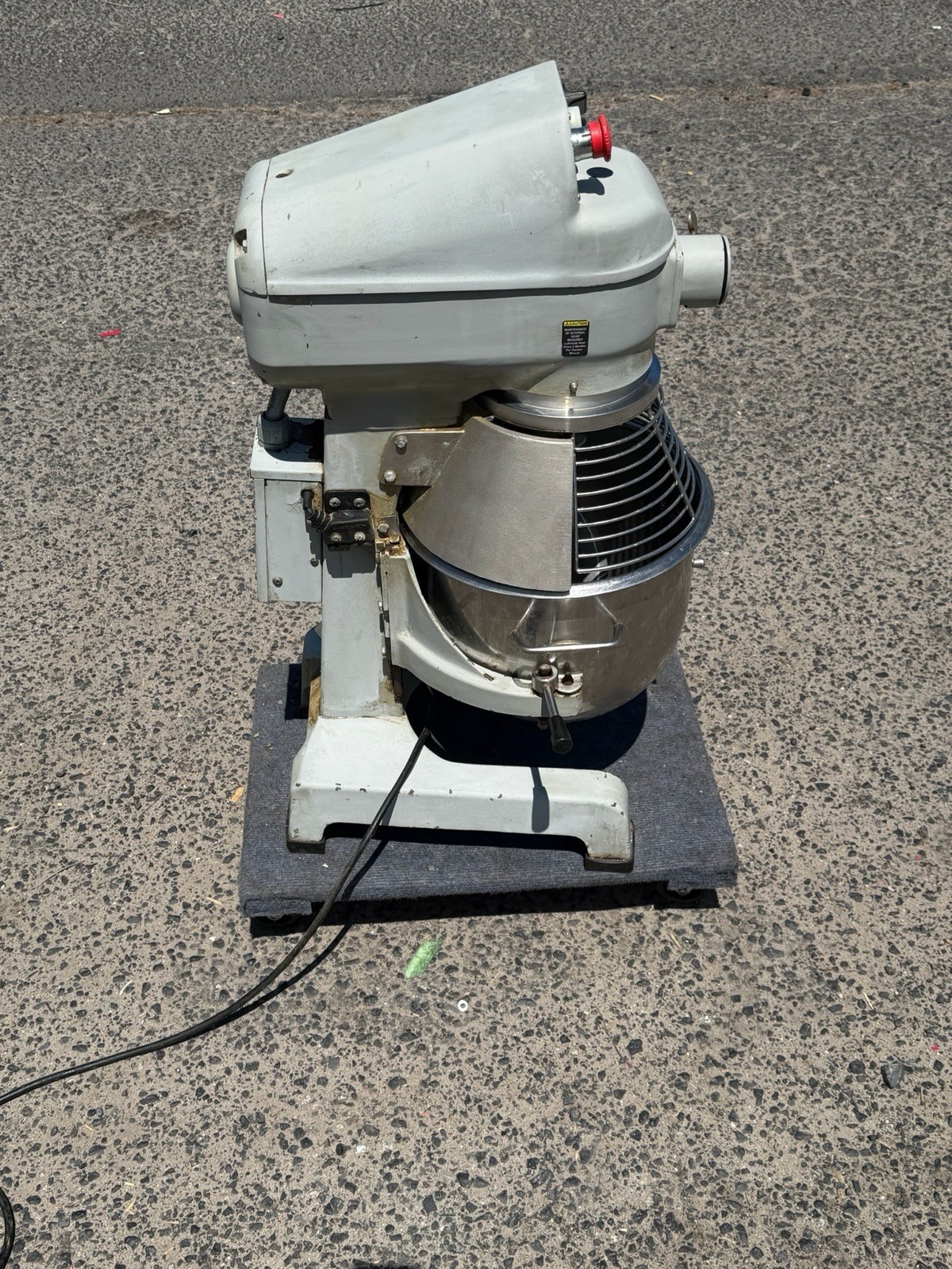 Globe SP20 | 20Qt Commercial Planetary Mixer – Includes Bowl & Hook Attachment