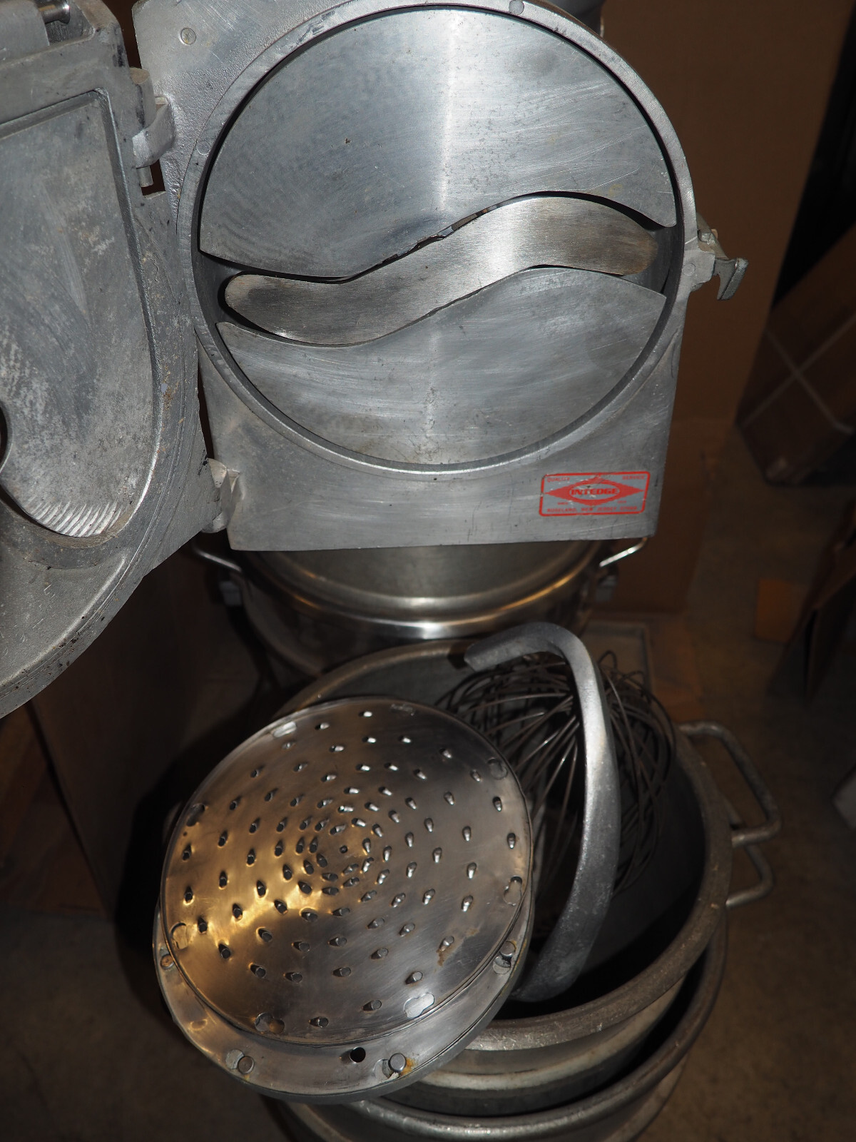 HOBART D300 30 Quart MIXER NICE 3 Bowls, Hook, Whip, Paddle, Pelican, Dolly
