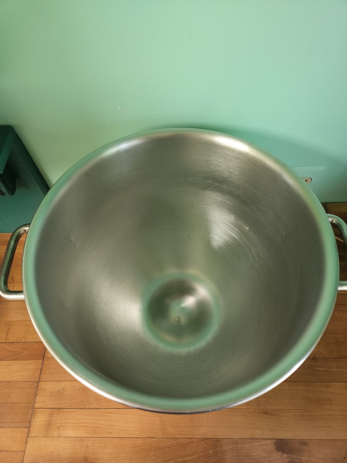 Hobart 30 Qt. Reducer Stainless Bowl VMLHP30 for Classic Mixers 00-295648 – EUC