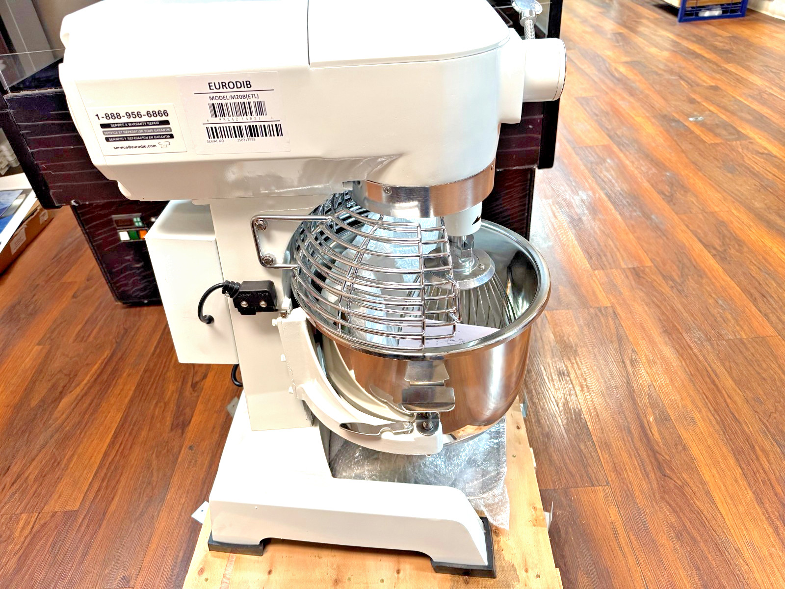 Eurodib USA M20B 20 Qt. Commercial Planetary Stand Mixer, 3 Speed