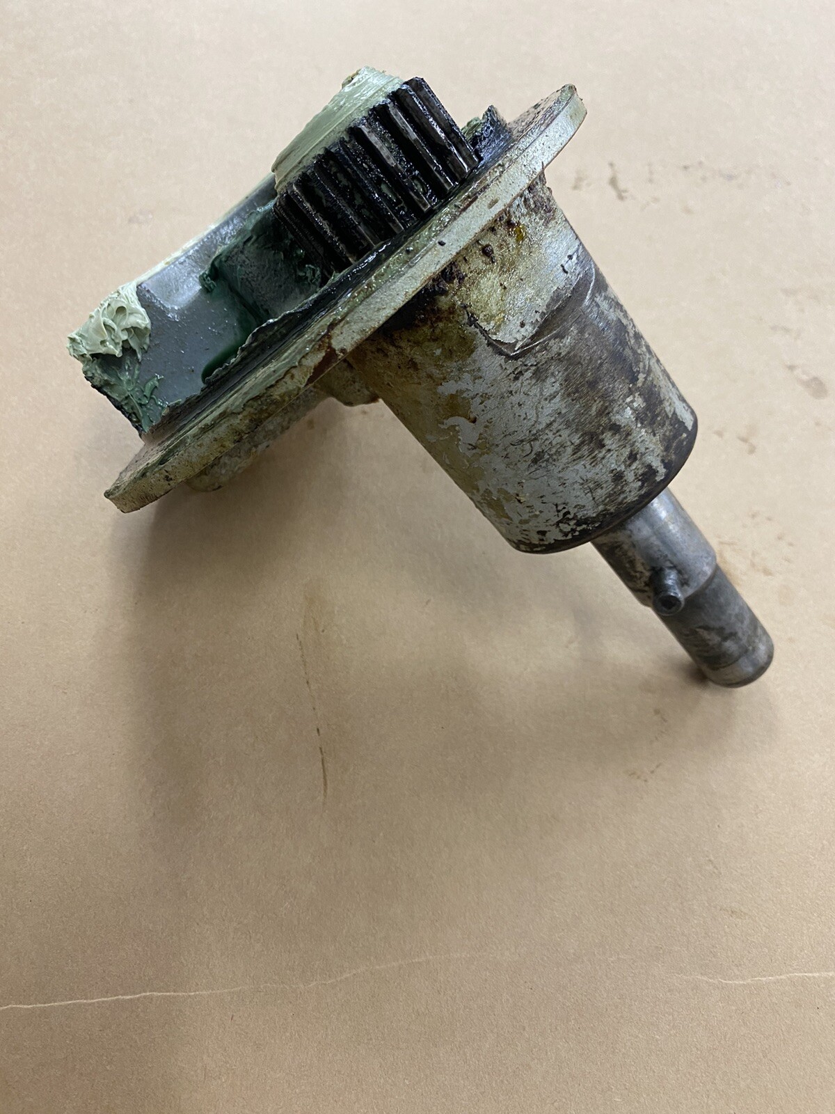 Hobart A 200 Planetary good bearings Needs new seal,paint & bearings repacked