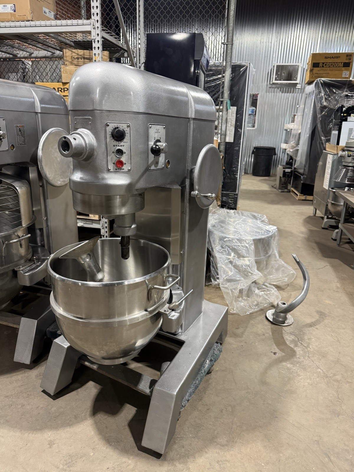Hobart H-600T Commercial Pizza Dough Mixer 60QT 3PH 1.5HP 200V