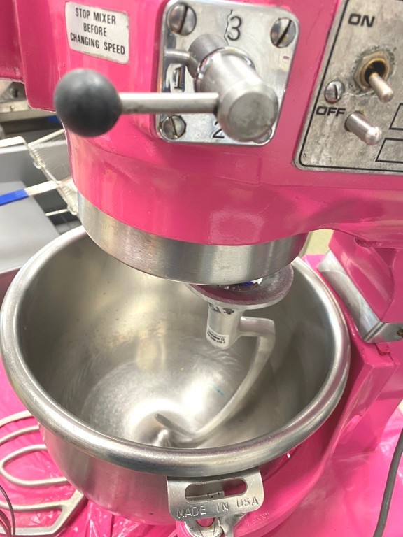 Mixers/ 12 Qt Hobart A-120 Pink 12 Qt Refurbished Bench lanetary w/t 4 Attach