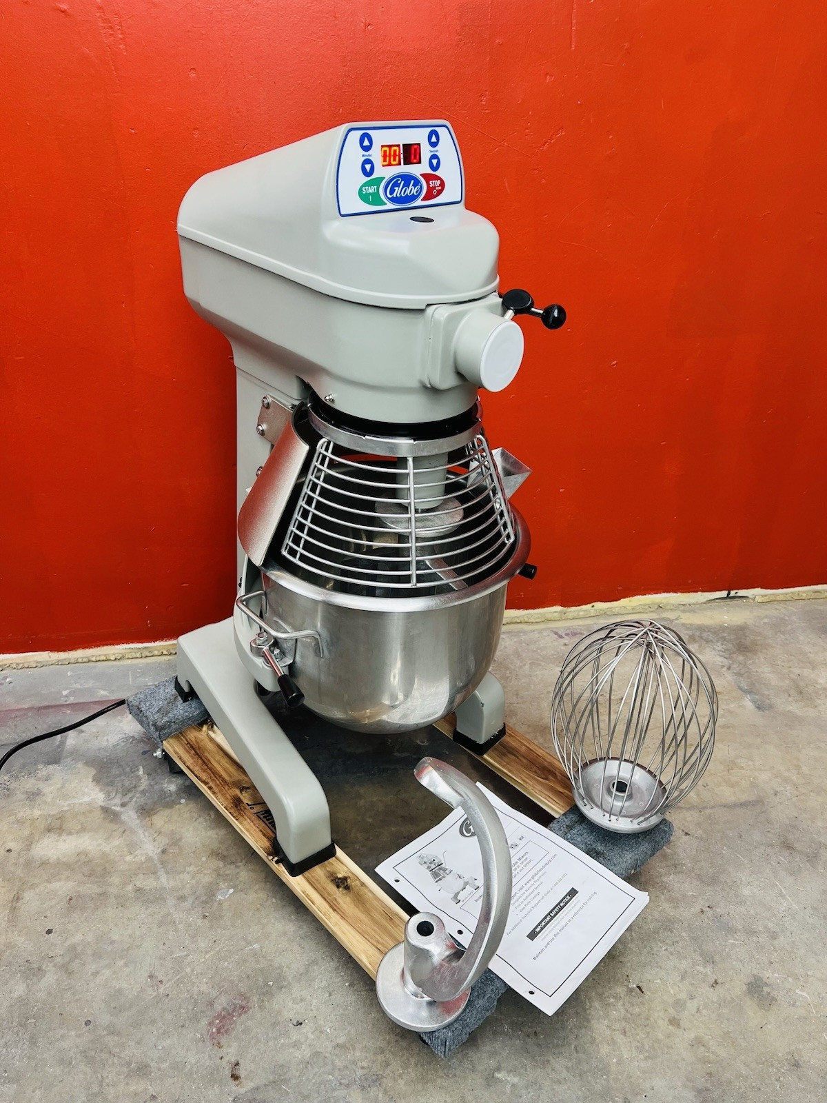 Globe SP20 20-Quart Commercial Planetary Mixer