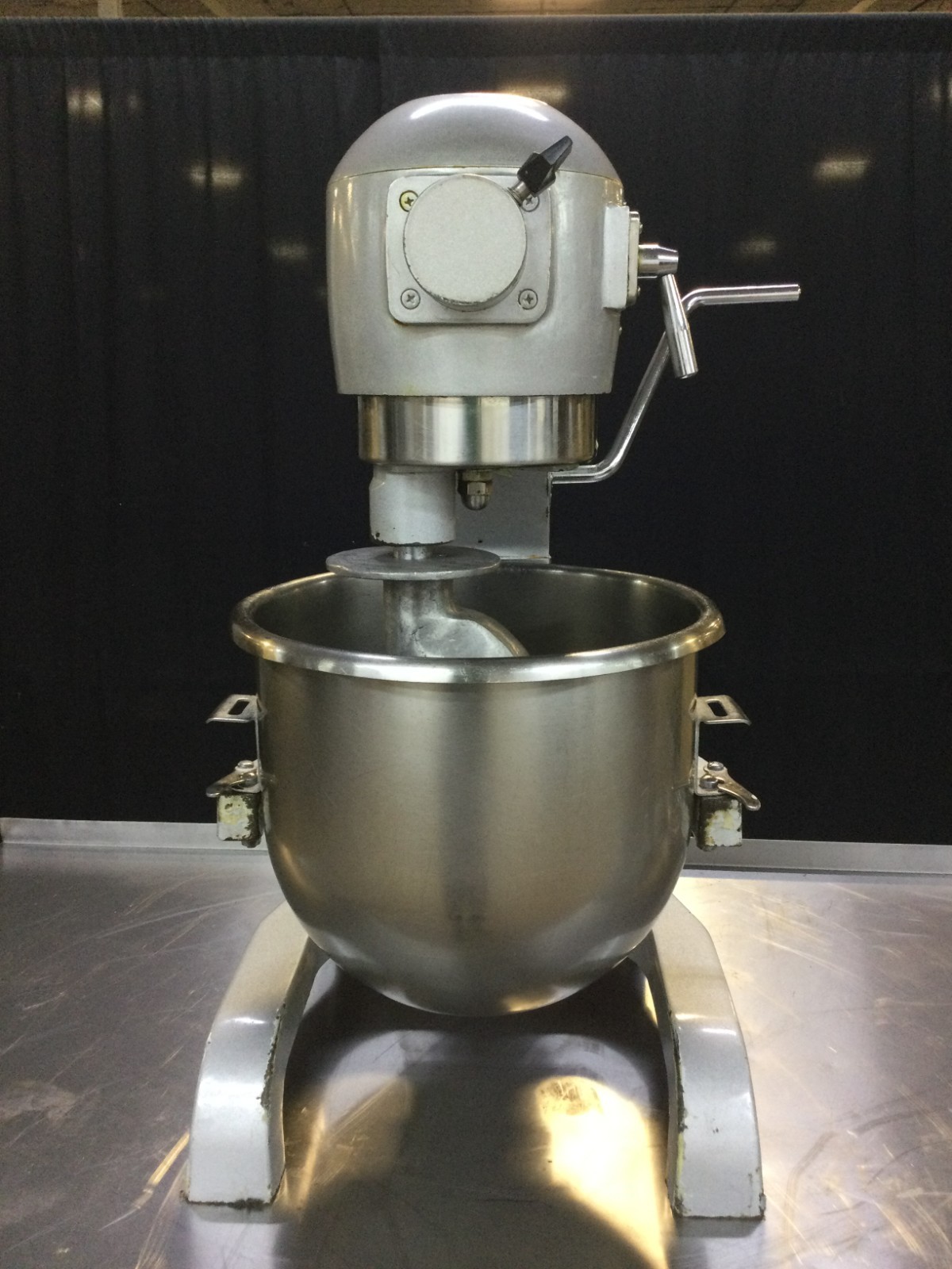 Omcan SP200 20Qt Dough Mixer With 3 Attachments