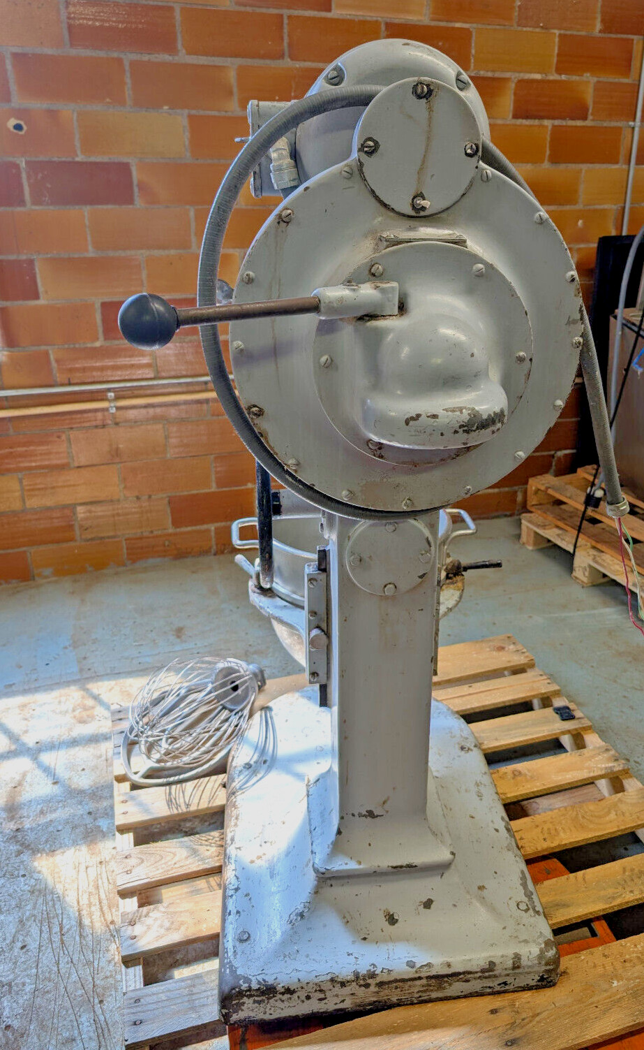 Hobart S-301 Dough Mixer 30 qt, 3 Speed, Bowl, Whisk, Paddle, 1PH