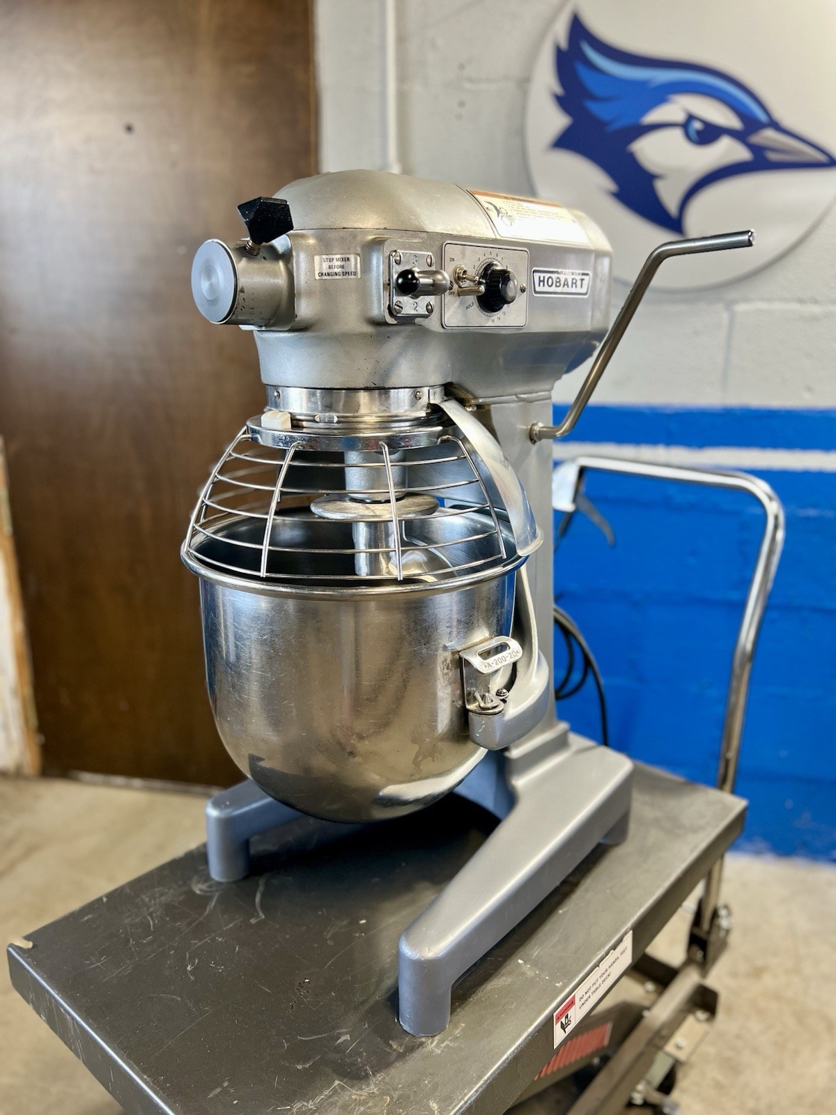 Hobart A200T 20 Quart Qt Mixer With Bowl And 2 Tools