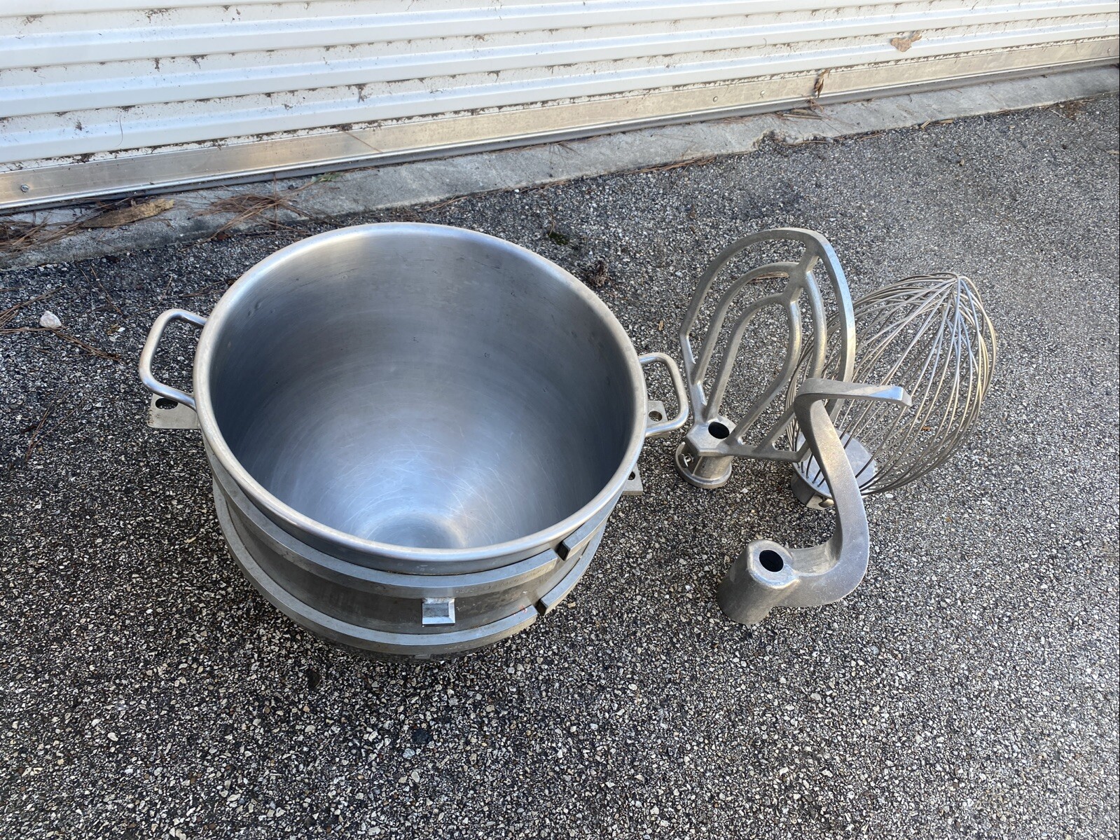 HOBART LEGACY 60 BOWL And 3 Attachments