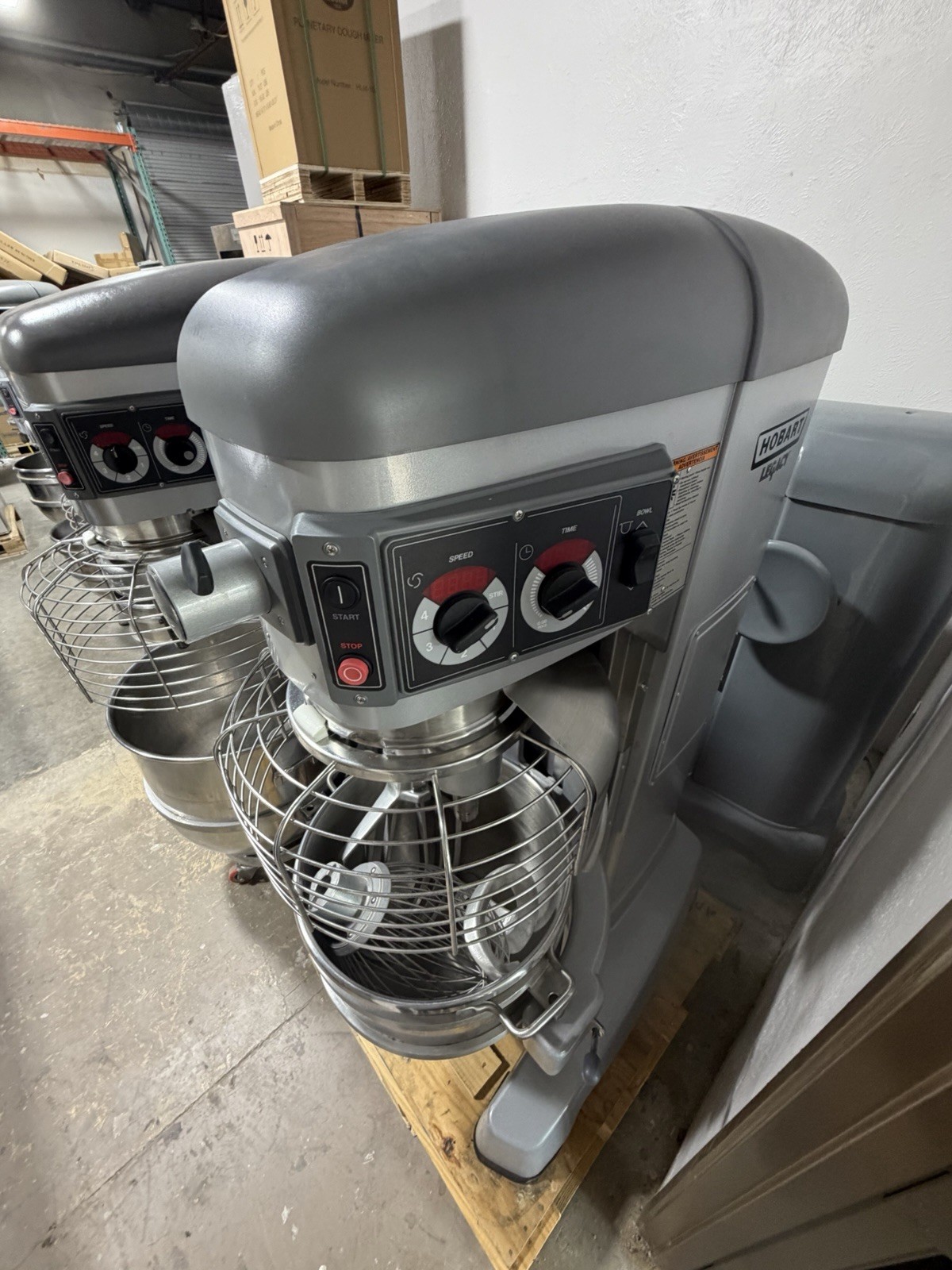 NEW 60 Quart Qt Hobart HL600-1 Legacy Mixer W/Bowl & 3 Attachments 200V Dough