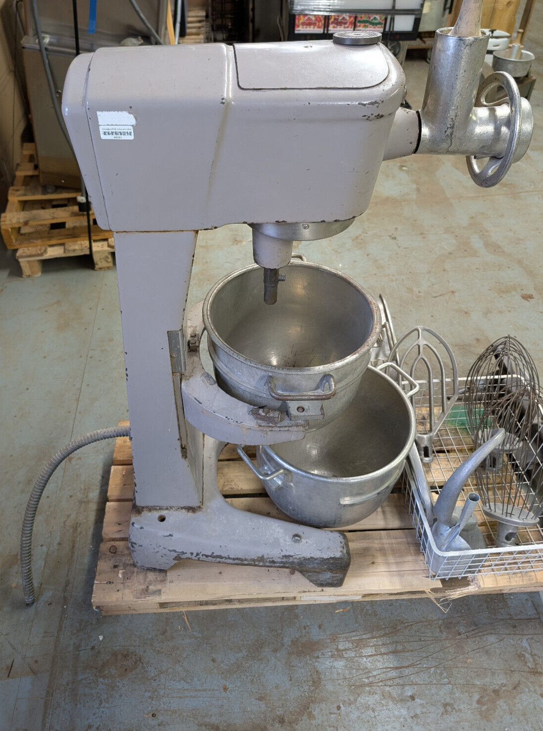 Hobart D-300 Mixer w/ 3 Bowls Hook 2 Whips 2 Paddles Pelican Head & Meat Grinder