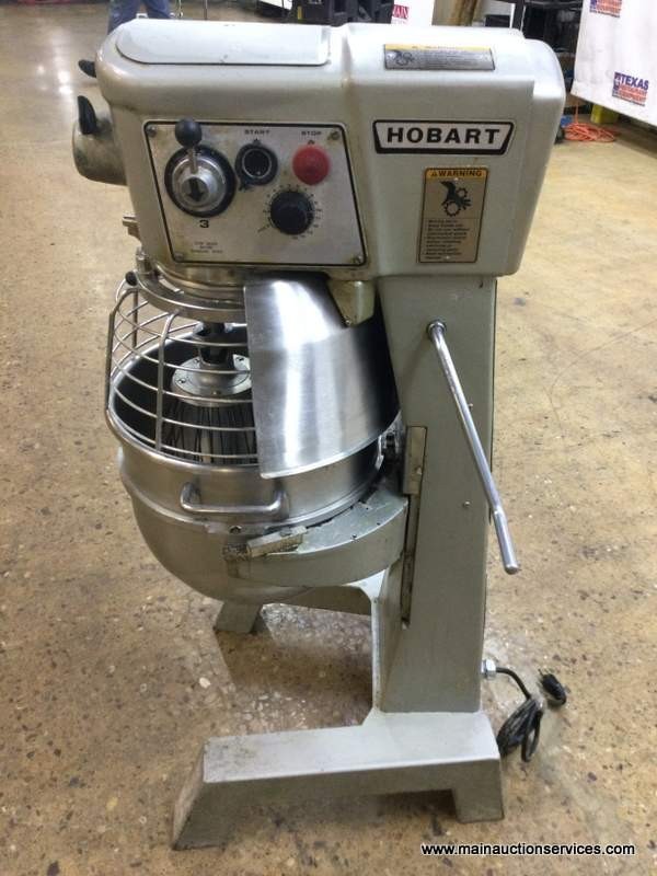 HOBART D300T 30 QT DOUGH MIXER WITH BOWL GUARD 1 ATTACHMENT