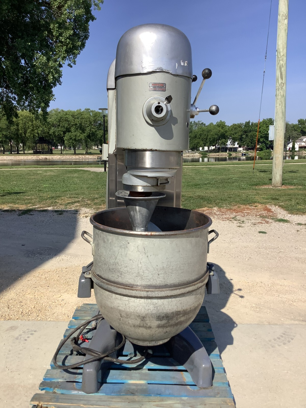 Commercial Mixer 140qt Hobart V1401 Bowl and Hook 5hp 3ph 200V TESTED