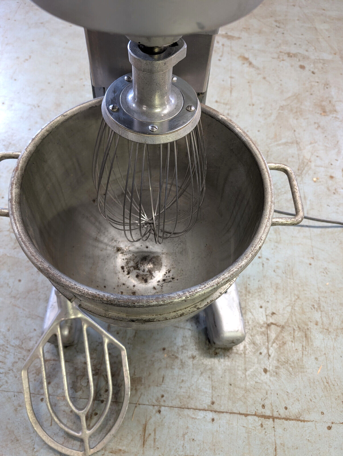 HOBART D300 Mixer w/ Bowl, Paddle & Whisk, Single Phase, 30 Qt, 3 Speeds