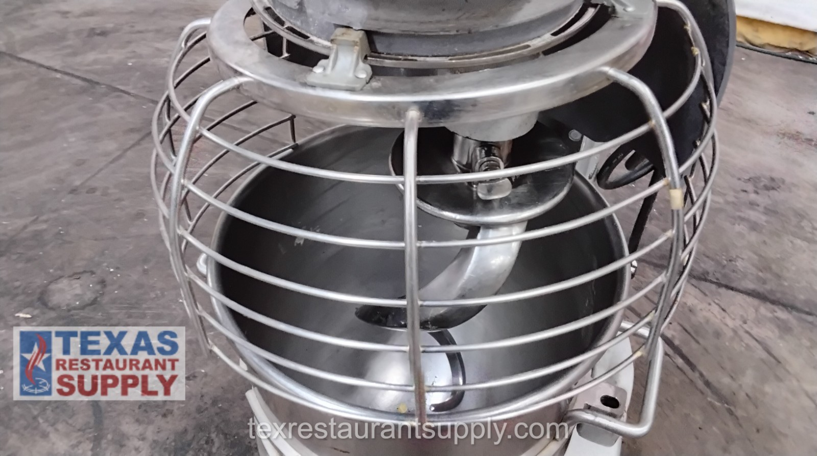 Hobart Legacy HL400 40 quart Dough Mixer with Bowl Guard and 1 Hook
