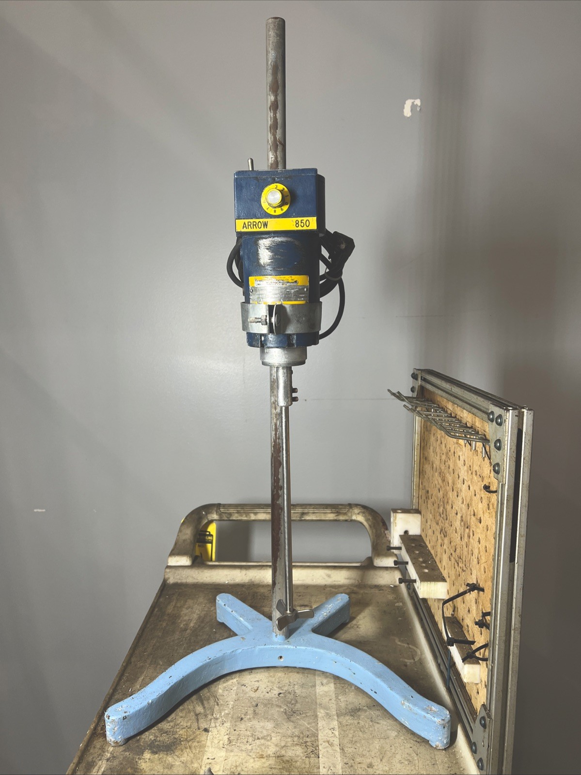 ARROW 850 OVERHEAD ELECTRIC MIXER Variable Speed USED With Heavy Stand