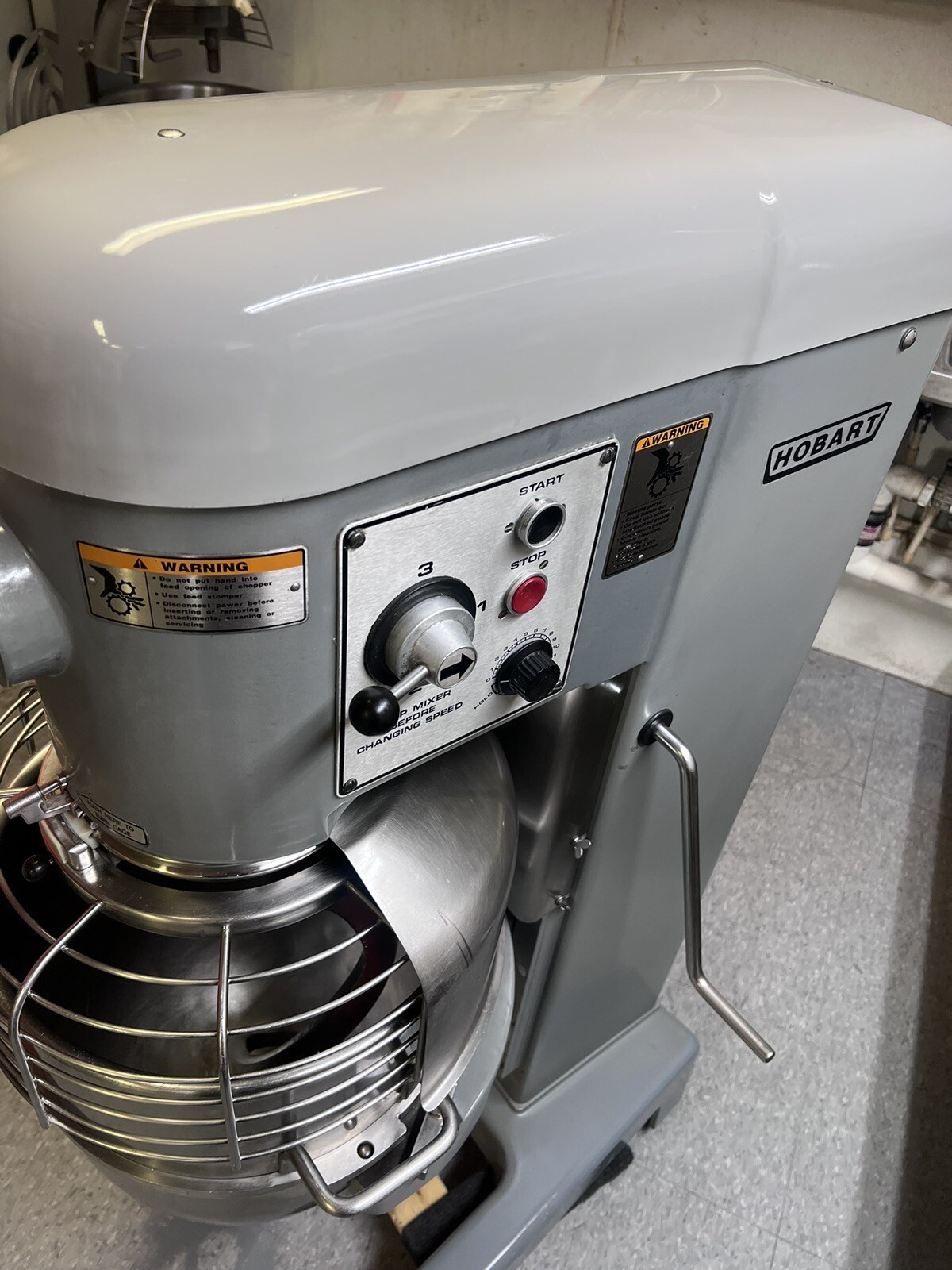 Hobart D340 40 Qt Mixer With 40 Qt SS Bowl & Heavy Duty SS Hook 1.5 HP 3 PH 220v