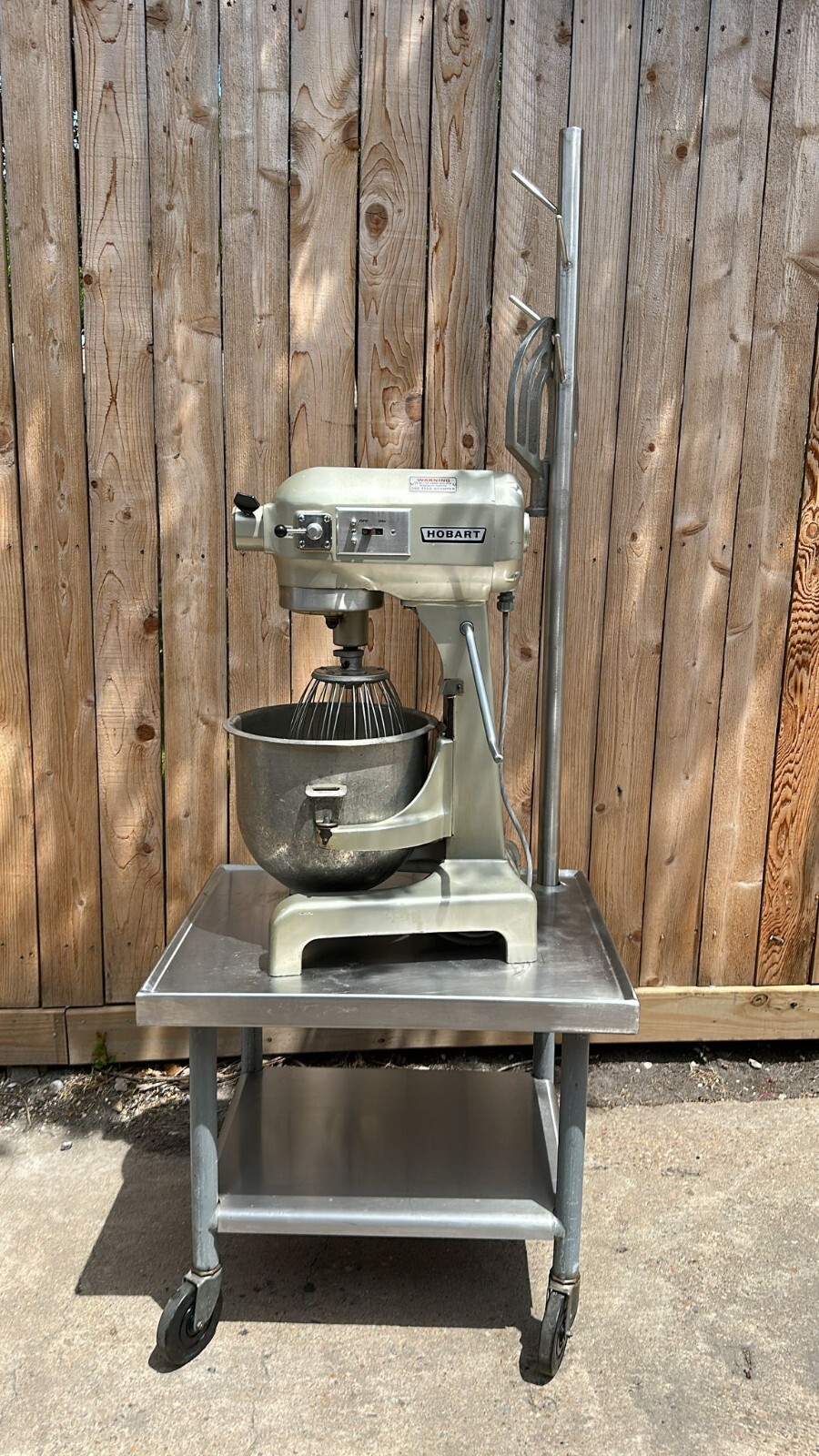 20 Quart Mixer Hobart A-200, Paddle, Whisk, bowl and mixer stand.
